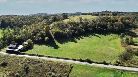 12175 Old Riley Rd, Frazeysburg, OH 43822