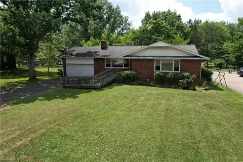 670 S Canfield Niles Rd, Austintown, OH 44515