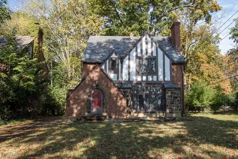 4073 Conover Rd, University Heights, OH 44118