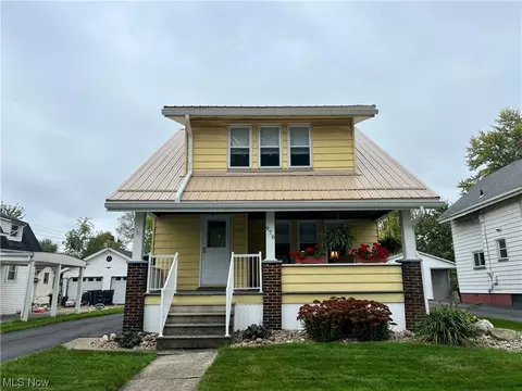 976 Adelaide Ave SE, Warren, OH 44484