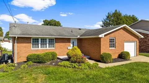 107 34th St, Vienna, WV 26105