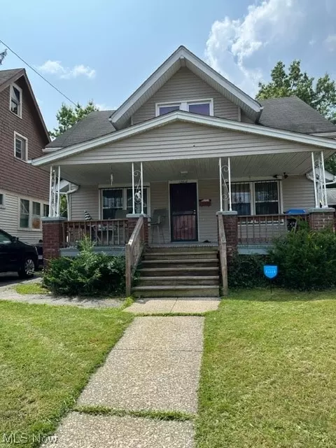 12818 Beachwood Ave, Cleveland, OH 44105