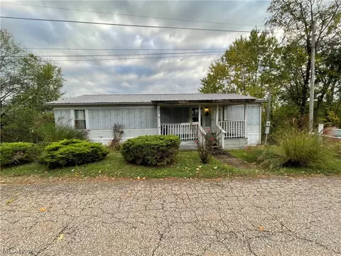 262 Old Golf Course Rd, Spencer, WV 25276