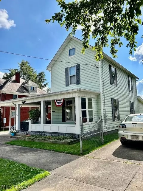 629 8th St, Marietta, OH 45750