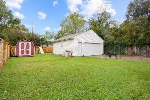 2342 E 30th St, Lorain, OH 44055 photo 14