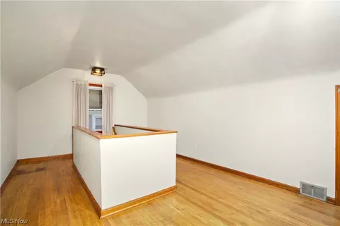 2342 E 30th St, Lorain, OH 44055 photo 9
