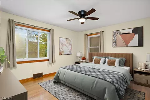 2342 E 30th St, Lorain, OH 44055 photo 5