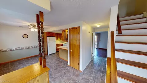 60 Eagle Ave, Wheeling, WV 26003 photo 2