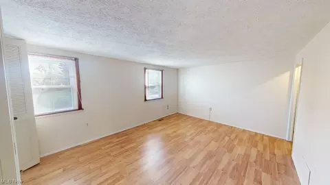 60 Eagle Ave, Wheeling, WV 26003 photo 12