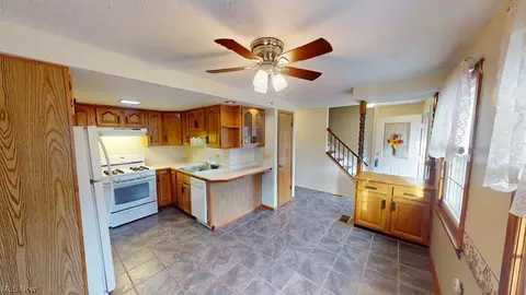 60 Eagle Ave, Wheeling, WV 26003 photo 4