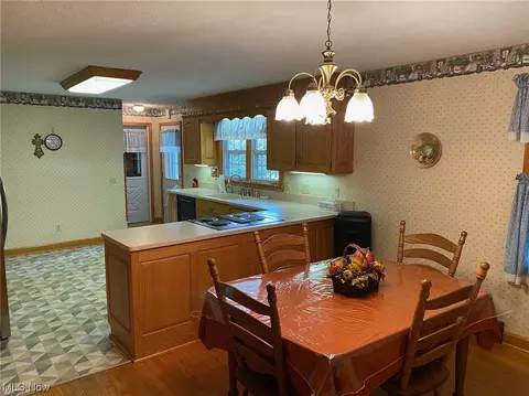 122 Glenview Ave, Dover, OH 44622 photo 5
