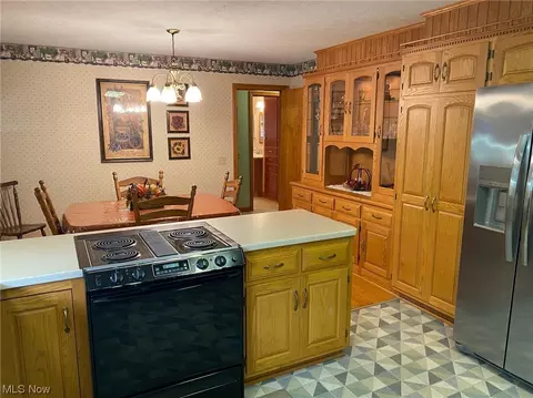 122 Glenview Ave, Dover, OH 44622 photo 4