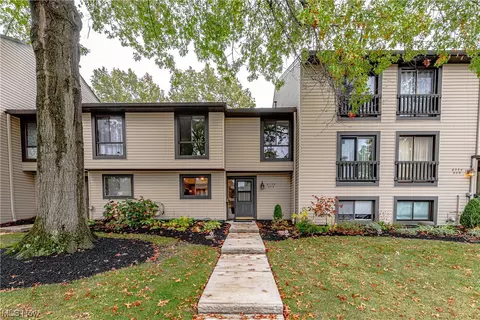 6330 Greenwood #302, Northfield, OH 44067