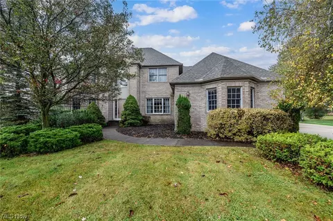 8325 Windsor Way, Broadview Heights, OH 44147