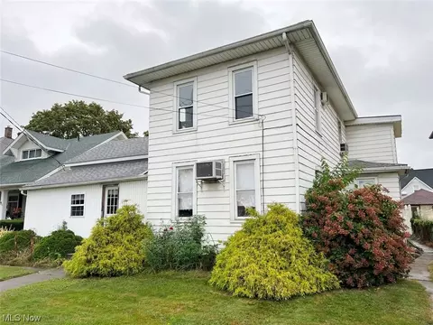 918 Amherst Rd NE, Massillon, OH 44646
