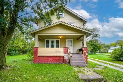 734 Kipling St, Akron, OH 44306