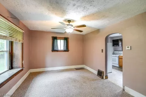 734 Kipling St, Akron, OH 44306 photo 12