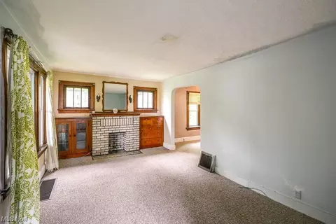 734 Kipling St, Akron, OH 44306 photo 9