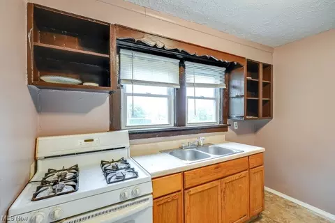 734 Kipling St, Akron, OH 44306 photo 15