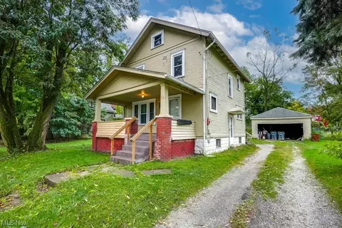 734 Kipling St, Akron, OH 44306 photo 3