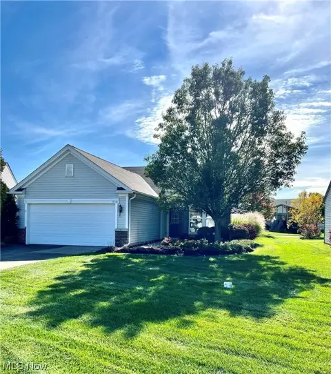 9361 Norwich Pl, North Ridgeville, OH 44039