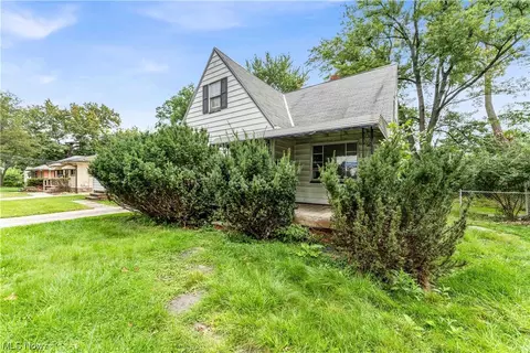 5211 Milo Ave, Maple Heights, OH 44137 photo 2