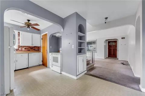 5211 Milo Ave, Maple Heights, OH 44137 photo 9