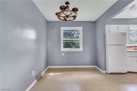 5211 Milo Ave, Maple Heights, OH 44137 photo 8