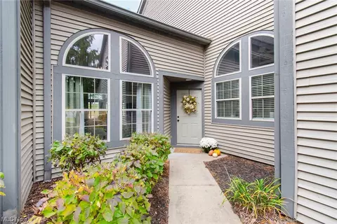 113 S Bayshore Dr #3, Columbiana, OH 44408
