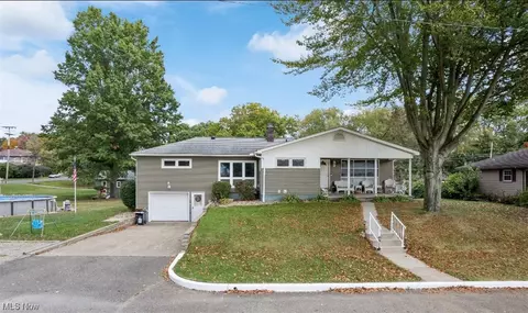 1417 Dover Ave, Dover, OH 44622 photo 1