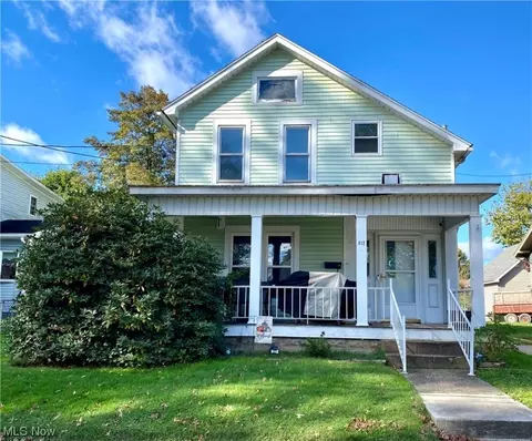 412 Park Ave, Williamstown, WV 26187