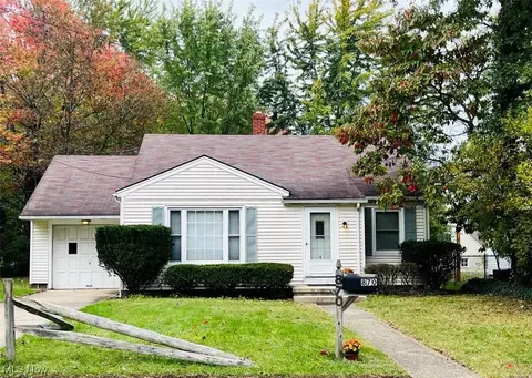 870 Overlook Ave, Ravenna, OH 44266