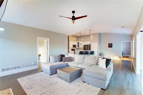 1378 Cascade Cir W, Canton, OH 44708 photo 18