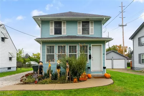 7896 3rd St, Masury, OH 44438
