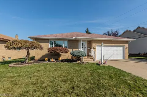 8500 Saybrook Dr, Brooklyn, OH 44144