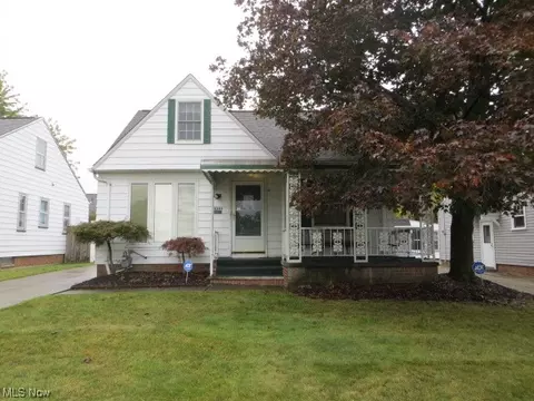 8303 Wainstead Dr, Parma, OH 44129