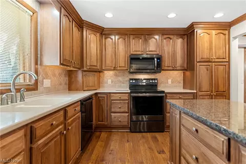5522 W Boulevard Blvd NW, Canton, OH 44718 photo 9