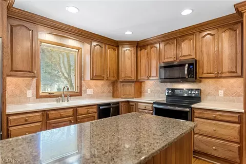 5522 W Boulevard Blvd NW, Canton, OH 44718 photo 8