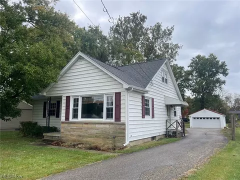 1164 W Taylor St, Zanesville, OH 43701