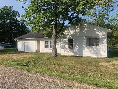 1575 Cameraview Dr, Lake Milton, OH 44429