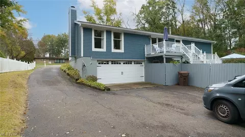 301 Perry Dr NW, Canton, OH 44708 photo 3