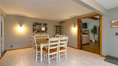 301 Perry Dr NW, Canton, OH 44708 photo 20