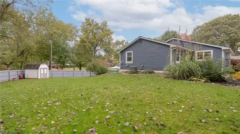 301 Perry Dr NW, Canton, OH 44708 photo 6