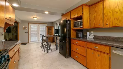 301 Perry Dr NW, Canton, OH 44708 photo 18