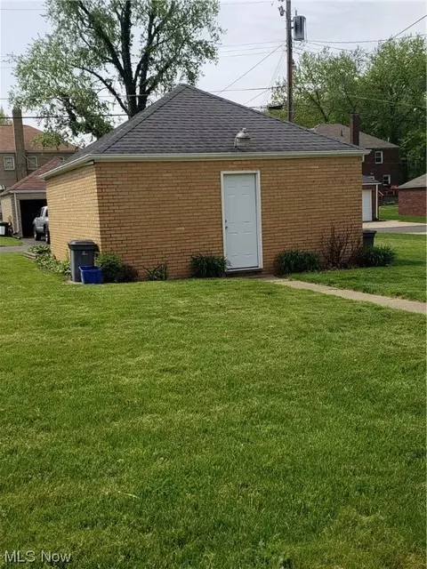 501 Raff Rd NW, Canton, OH 44708 photo 4