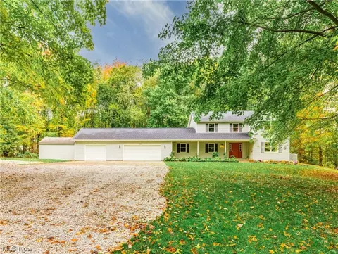 5749 Memory Dr, New Franklin, OH 44319 photo 2