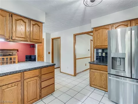 5749 Memory Dr, New Franklin, OH 44319 photo 8
