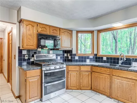 5749 Memory Dr, New Franklin, OH 44319 photo 6