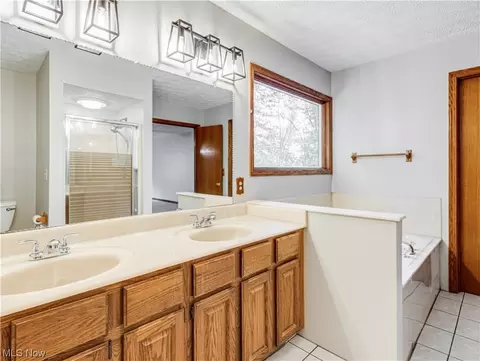 5749 Memory Dr, New Franklin, OH 44319 photo 18