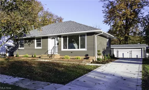 2714 Liggett Dr, Parma, OH 44134